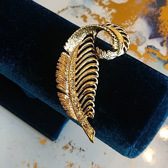 VTG Gold Tone Embellished Stament Leaf Brooch Pin - Picture 3 of 17